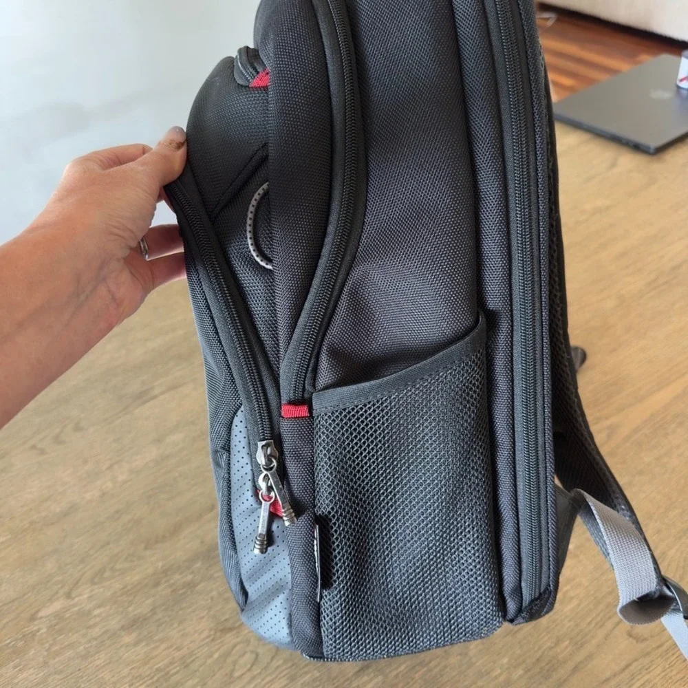 SWISSGEAR Wenger Legacy 16